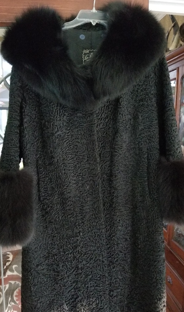 Fabulous Persian lamb and fox coat sz lg